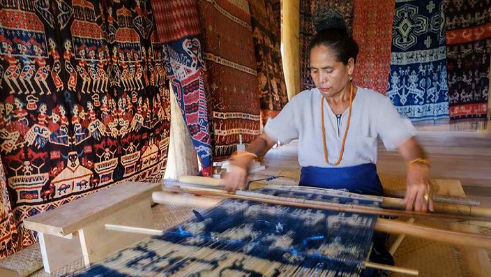  Pemprov NTT Protes Tenun Sumba Dijiplak 